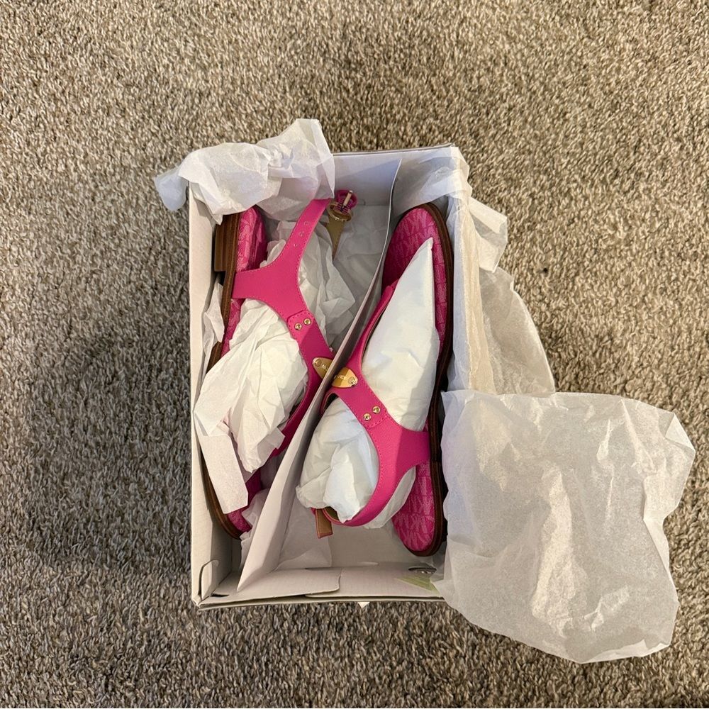 MICHAEL Michael Kors MK Plate Leather Thong Sandal In Magenta Size 7 NWB - Picture 3 of 9